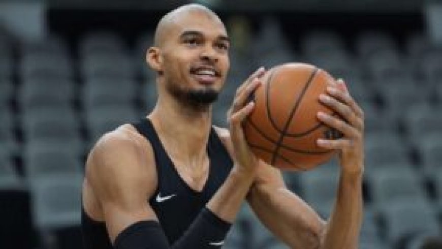 Spurs’ Victor Wembanyama enters concussion protocol, will not return for remainder of Game 2 of Spurs-Trail Blazers series