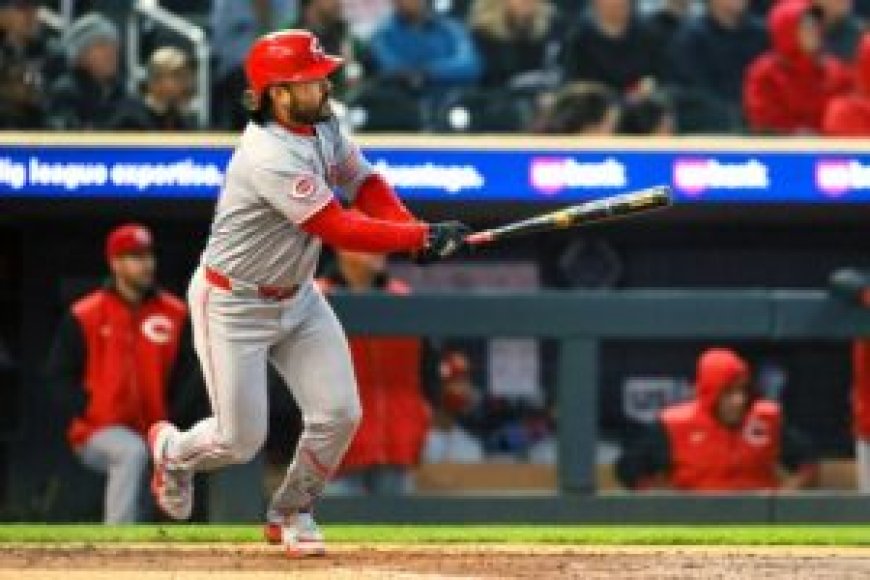Reds place slugger Eugenio Suarez (oblique) on 10-day IL