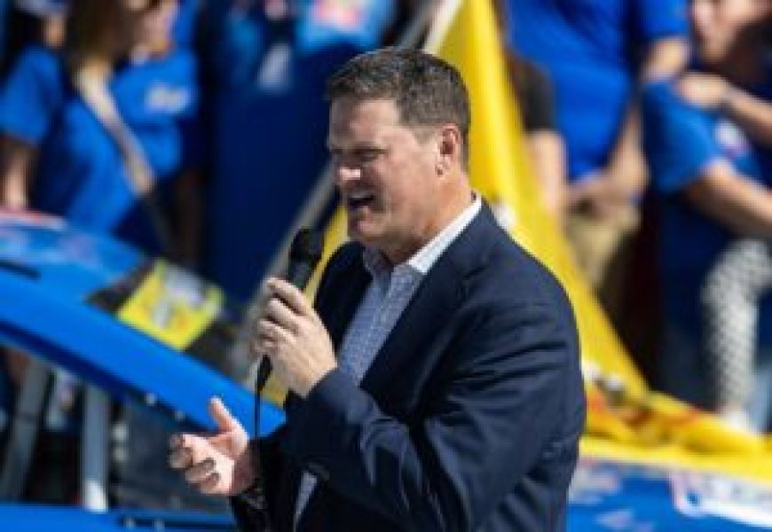 NASCAR names first CEO from outside founding family