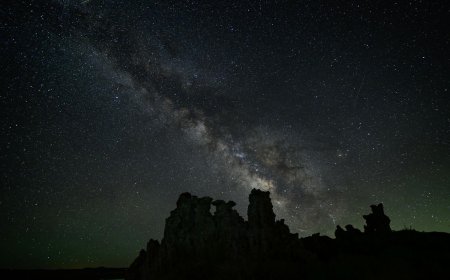 Astronomers just mapped one of the largest structures in the universe, long hidden behind the Milky Way's 'Zone of Avoidance'