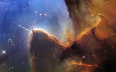 Hubble revisits stunning Trifid Nebula after 30 years, and spots a growing jet of energy — Space photo of the week