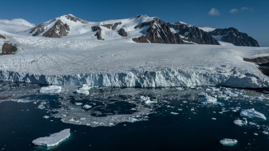 Antarctica's sea ice suddenly started shrinking a decade ago — and deep-diving robots are revealing why