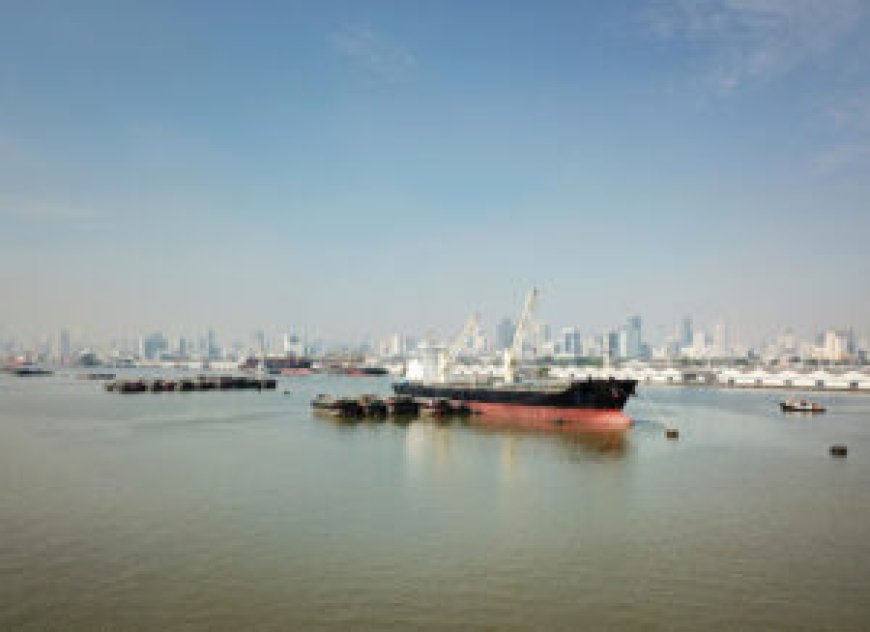 Hormuz on the Brink: Oil Shock, Fertilizer Shortages, and Fears of a Global Hunger Crisis