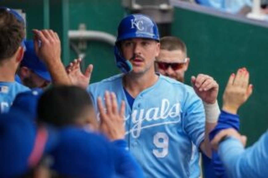 Royals vie to ride power surge in rematch vs. Mariners