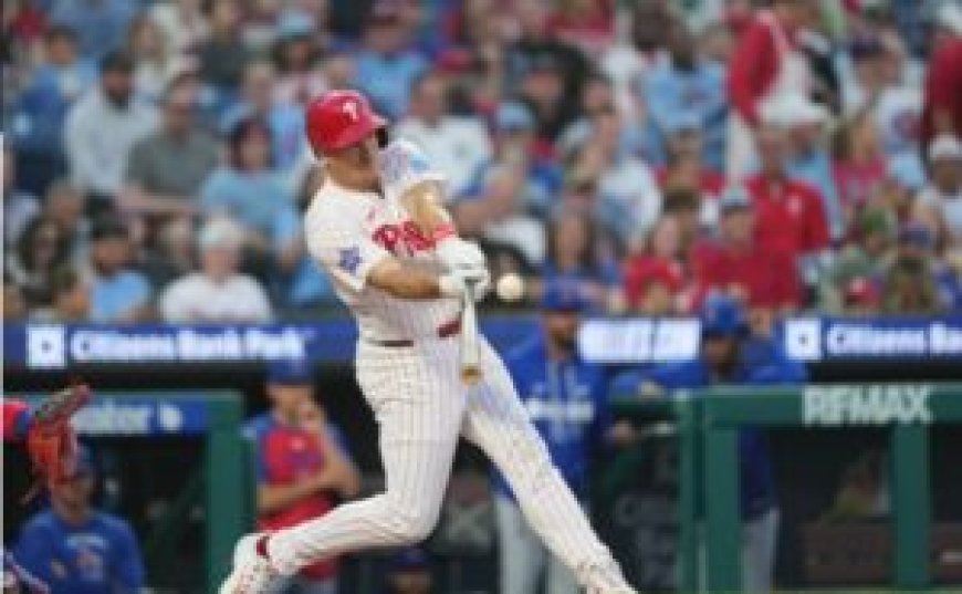 Realmuto Returns to Phillies Lineup After Injury Absence, Boosting Club Behind the Plate
