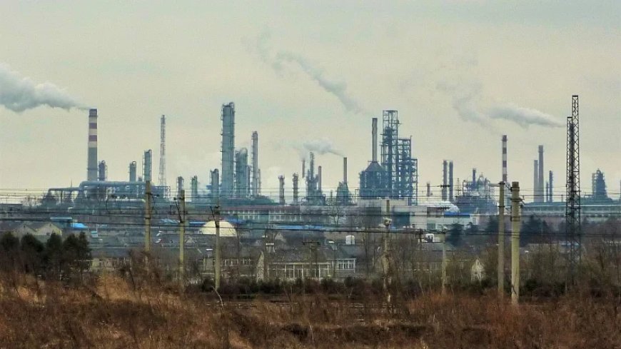 China Orders Domestic Refineries to Ignore US Sanctions