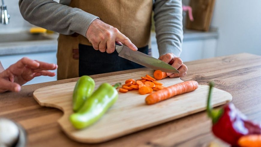Four common kitchen habits that chefs say home cooks need to stop doing immediately