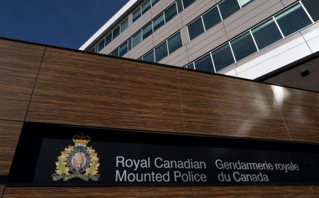 2 RCMP officers in hospital after shooting, standoff at Saskatchewan home