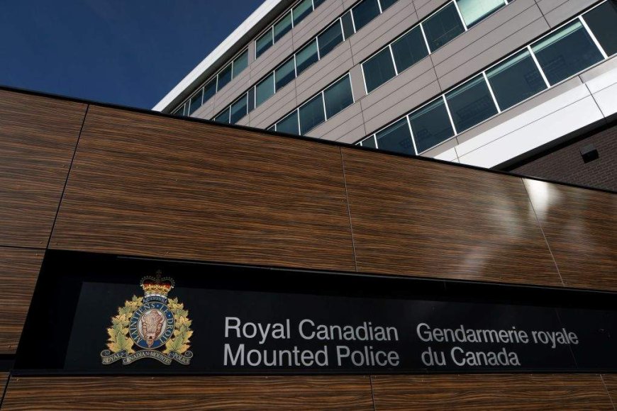 2 RCMP officers shot after standoff at Saskatchewan home