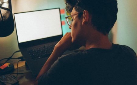 Study shows excessive time online is associated with stress, bad moods, and abandoning enjoyable activities