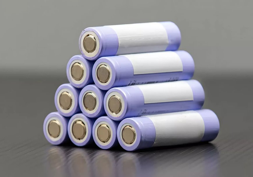 What was the first consumer device powered by a Li-ion battery?