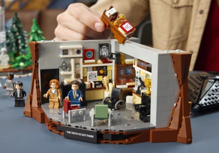 Lego brings The X-Files to life with a 1,478-piece set including Mulder and Scully minifigs