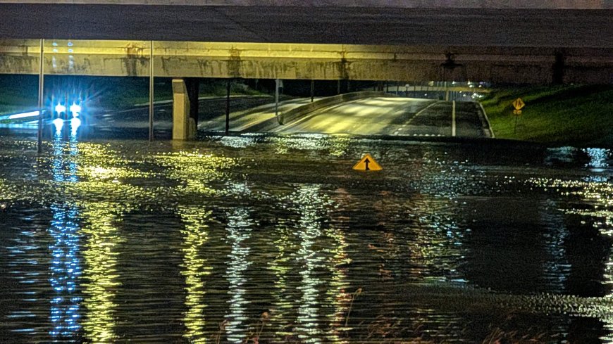 Severe thunderstorm flooding shuts down Whitemud Drive in west Edmonton