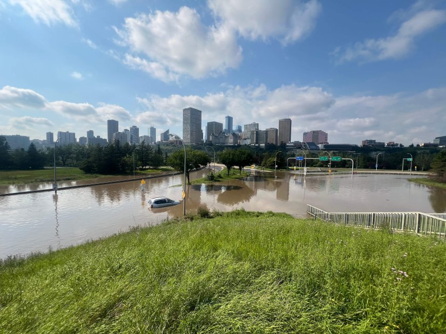 Monday thunderstorm floods roads, halts traffic and transit across Edmonton