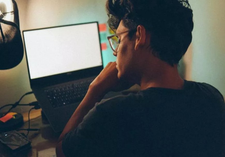 Study shows spending excessive time online is associated with stress, bad moods, and abandoning enjoyable activities