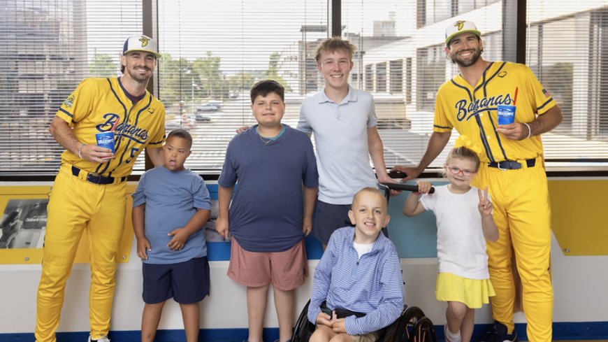 Savannah Bananas stars trade baseball dreams for kids' smiles: 'Exactly where God put me'