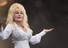 Mississippi mayor argues aginst lowering flag for Dolly Parton after her death