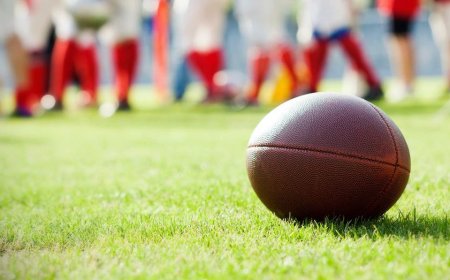 Division-II running back pronounced dead after medical emergency in team's season opener
