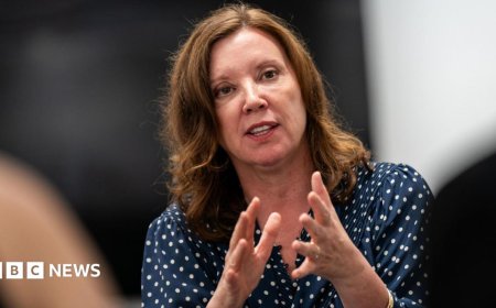 Parents of seriously ill children should be entitled to 12 weeks paid leave, says commissioner
