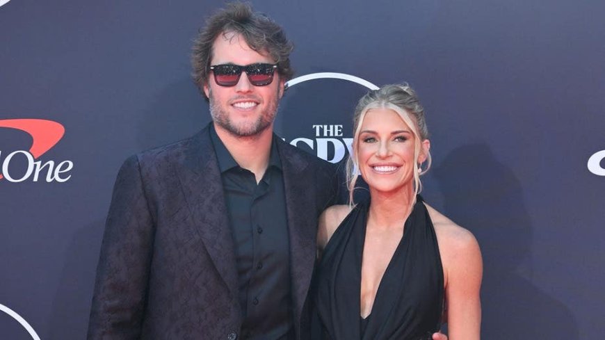 Matthew Stafford's wife celebrates her birthday, as one does, by flipping off the camera & shaking her butt