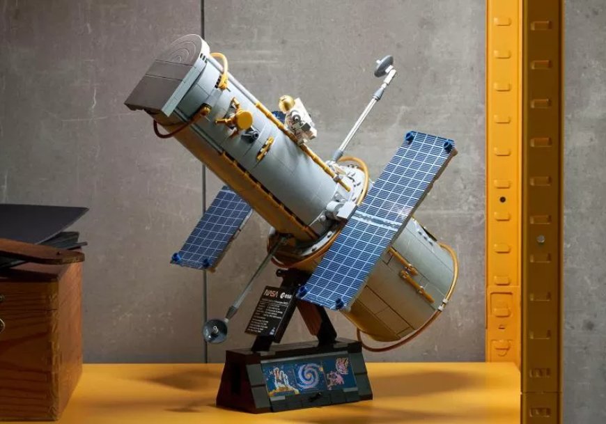 Lego's latest Hubble set lets you look inside one of history's greatest space telescopes