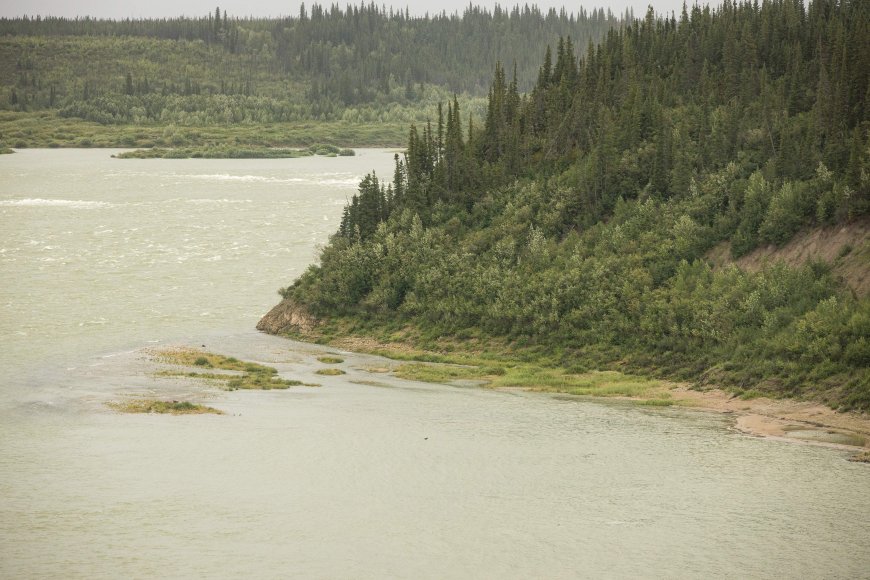 Manitoba RCMP respond to possible drowning of Alberta man in Nelson River