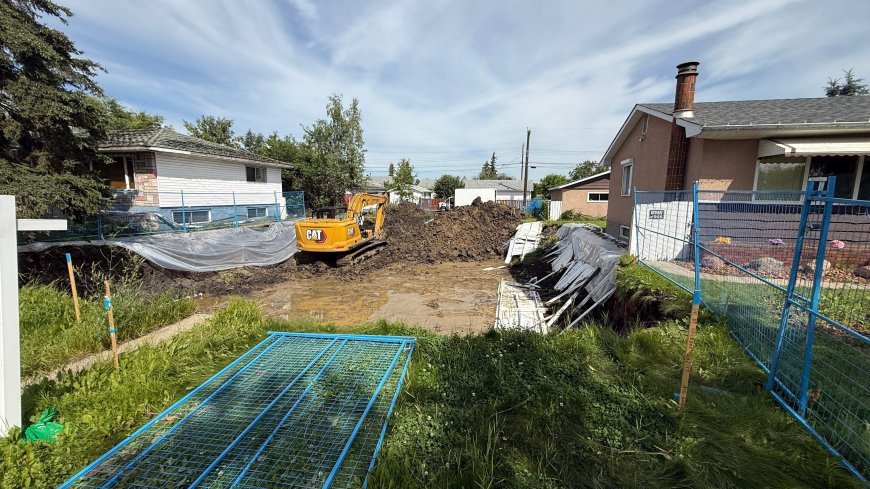 Edmonton homeowners frustrated as their properties erode into infill excavations