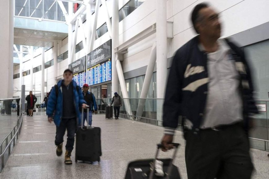 Many Canadians unaware federal travel advisories can void insurance: survey