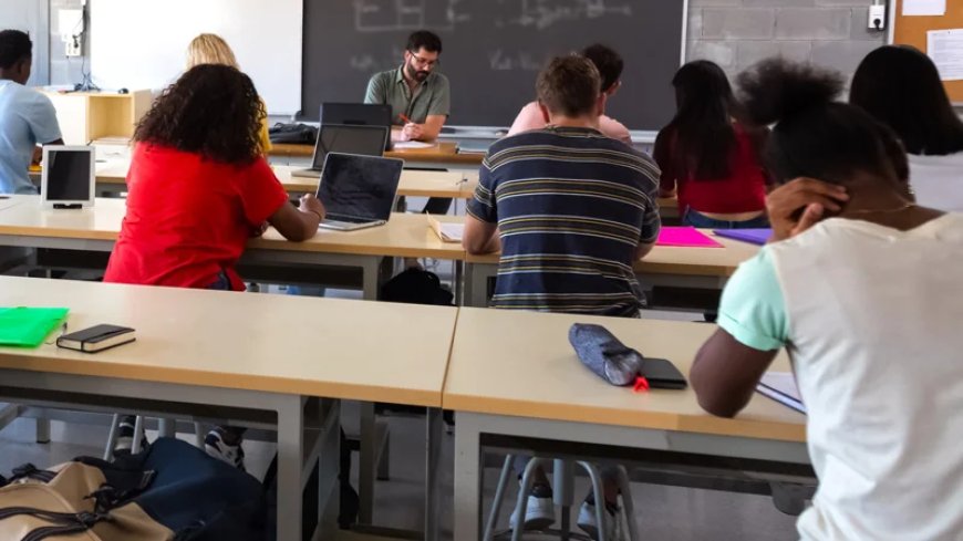 Deliberate Dumbing Down Of America: Teacher Breaks Down In Tears As Senior Students Struggle to Read, Write