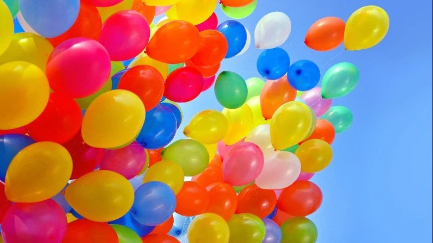 Israel Threatens Military Response To Balloons & Kites Carrying Incendiary Devices