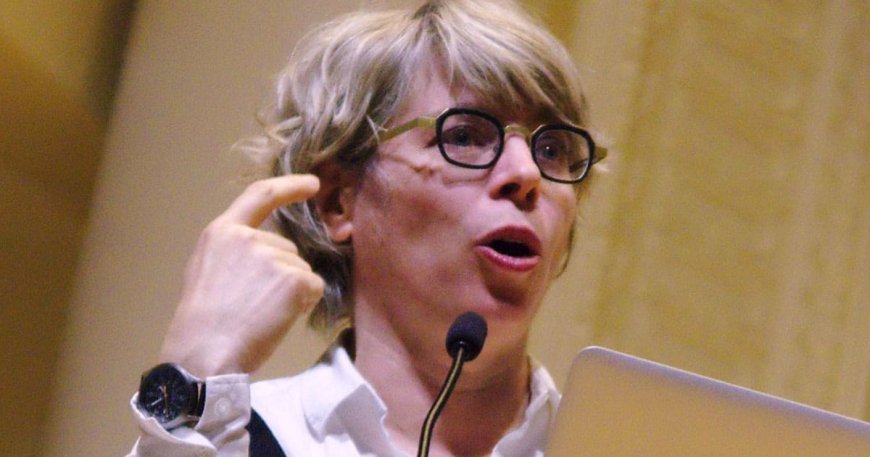 Harvard Professor Issues Alert: Tech Elites Are Pushing AI ‘Factory Farming of Humans’
