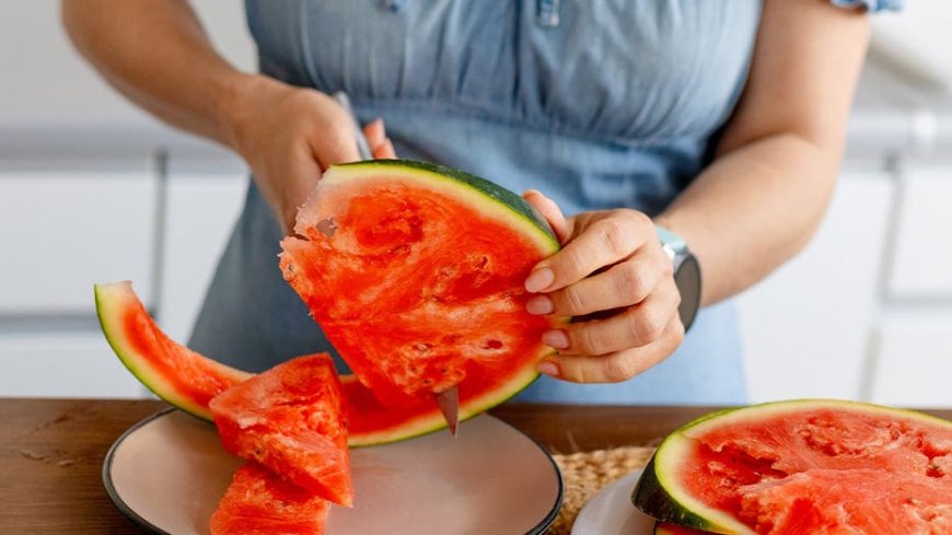 Popular summer fruit has an edible part most people throw away, USDA reveals