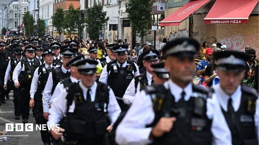 Man dies near Notting Hill Carnival after entering canal