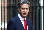 UK will 'resolutely uphold' Falklands self-determination, Miliband says