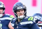 Seahawks QB Sam Darnold suffers hip injury, ruled out just five snaps into NFL season