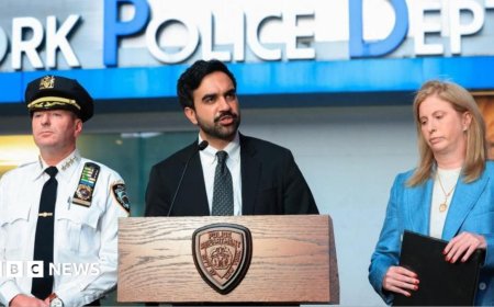 Woman killed in Times Square stabbing, suspect shot dead by police