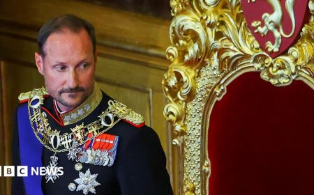 Norway's new king takes oath as mourners pay respects to his late father