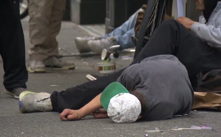 Vancouver drug advocates open pop-up overdose prevention sites