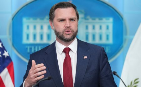 Vance reveals who's behind his recent weight loss in first White House press briefing since July