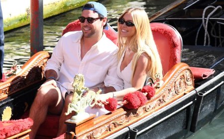 Sydney Sweeney, Scooter Braun pack on PDA during romantic gondola ride in Venice