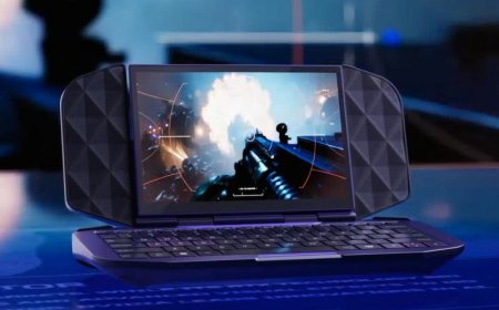 Acer's new DualPlay Mini is a handheld gaming PC that flips open into a mini laptop