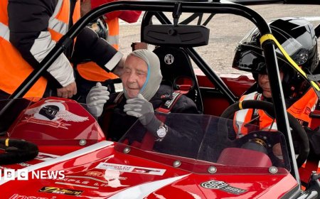 'Fantastic' moment blind veteran, 95, drives again after giving up licence