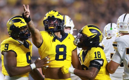 Michigan Wolverines fend off shocking upset bid from Western Michigan in early season thriller