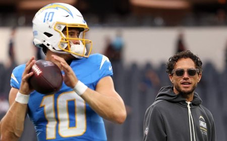 Ex-NFL star believes Mike McDaniel's 'best decision of his career' was joining Chargers with Justin Herbert
