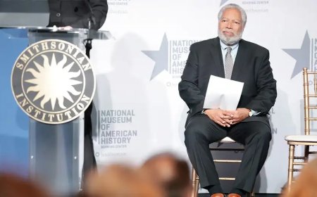 Supreme Court chief justice praises outgoing Smithsonian leader who was under pressure from Trump admin