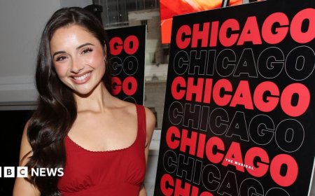 Dallas Cowboys Cheerleaders star impresses on Broadway after celebrity casting row