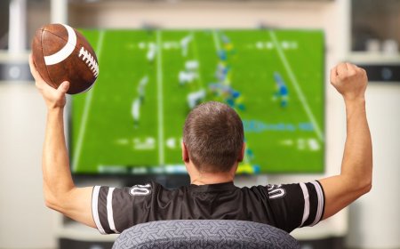 This $1,400 75-inch TV just dropped to under $800 on Amazon for NFL season