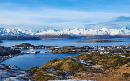 15-year-old rescued, 2 others dead after boat capsizes in Alaska