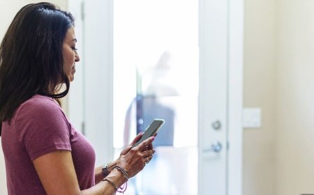 Scammers know the best time to text you