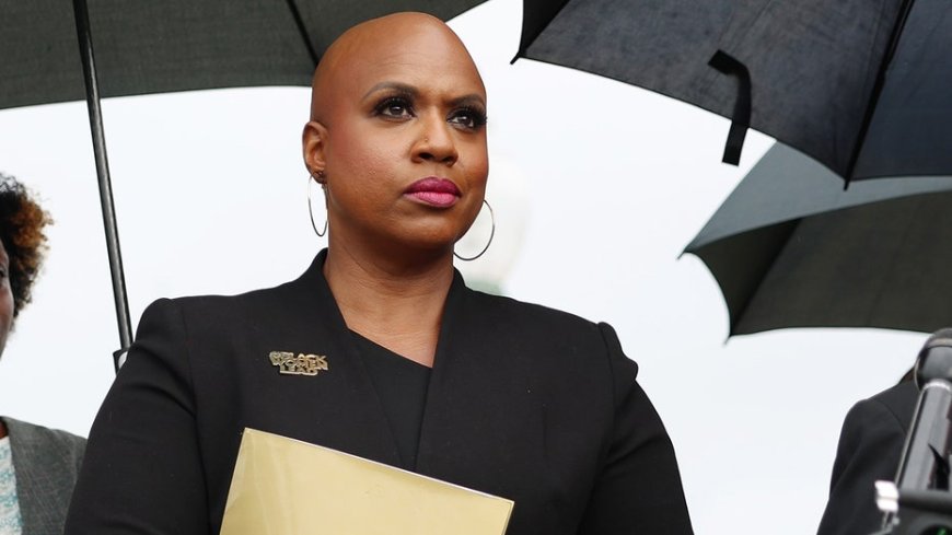 Scandal-plagued 'Squad' rep cruises to Democratic nomination with no GOP roadblocks in view